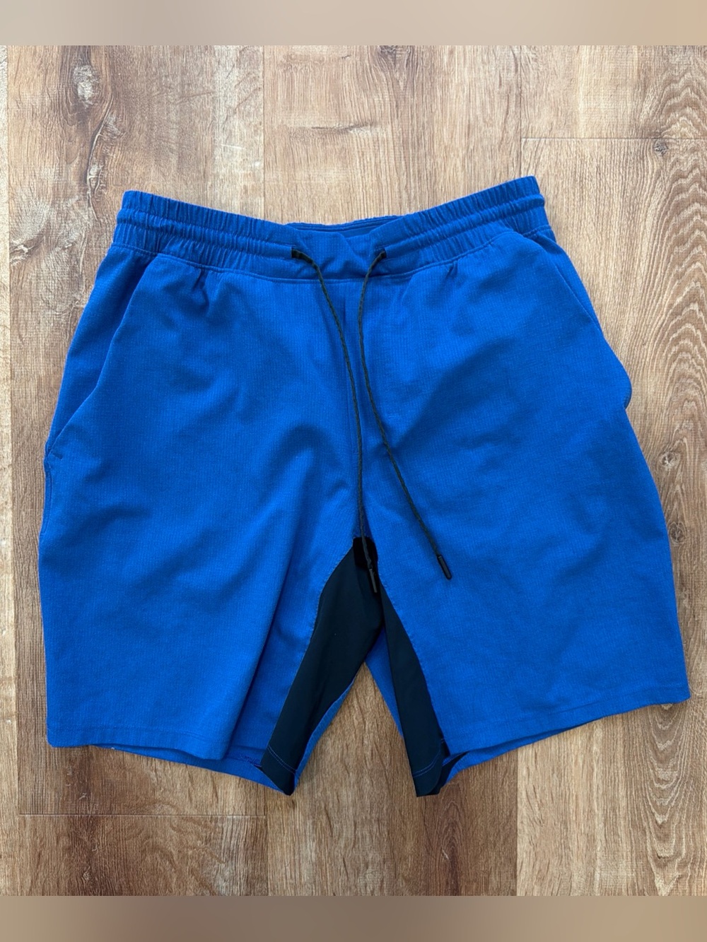 lululemon Pace Breaker Short 8.5” Swim Mens M Blue Dark Cobalt 4-Way Stretch Gym